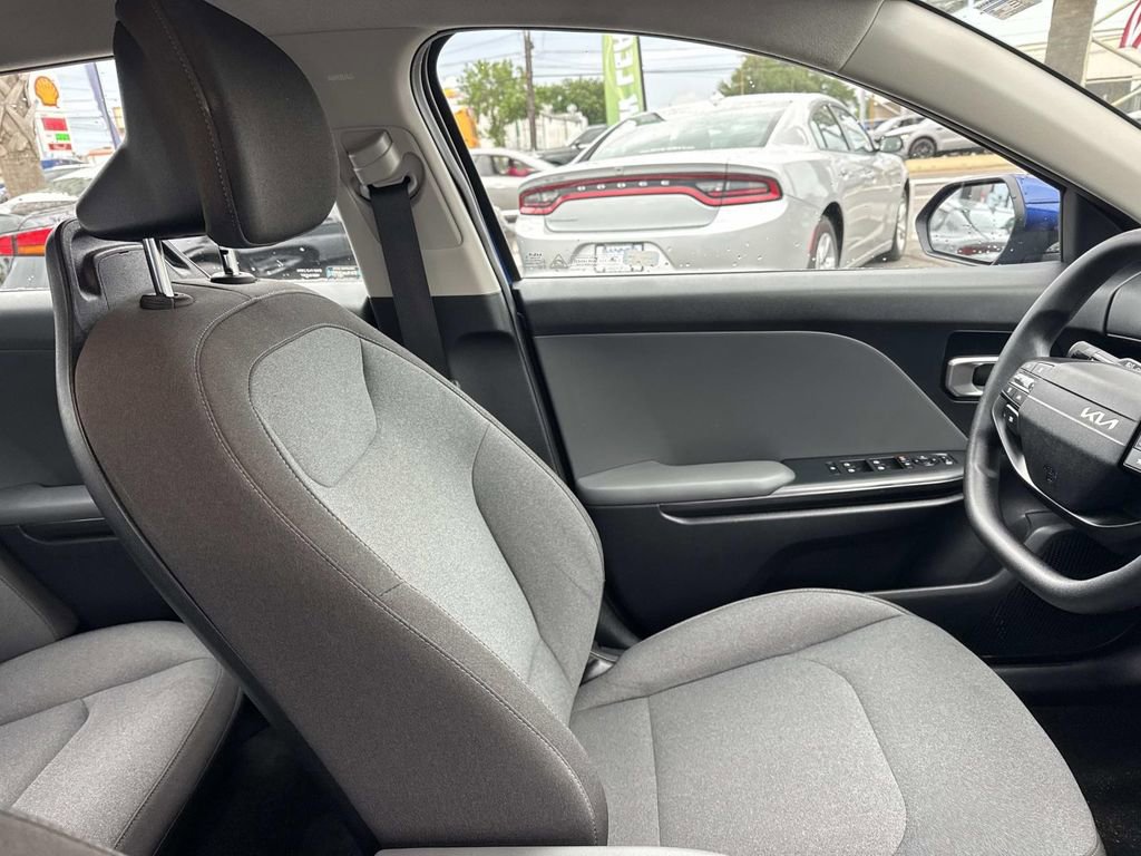 Used 2025 Kia K4 FWD image 10