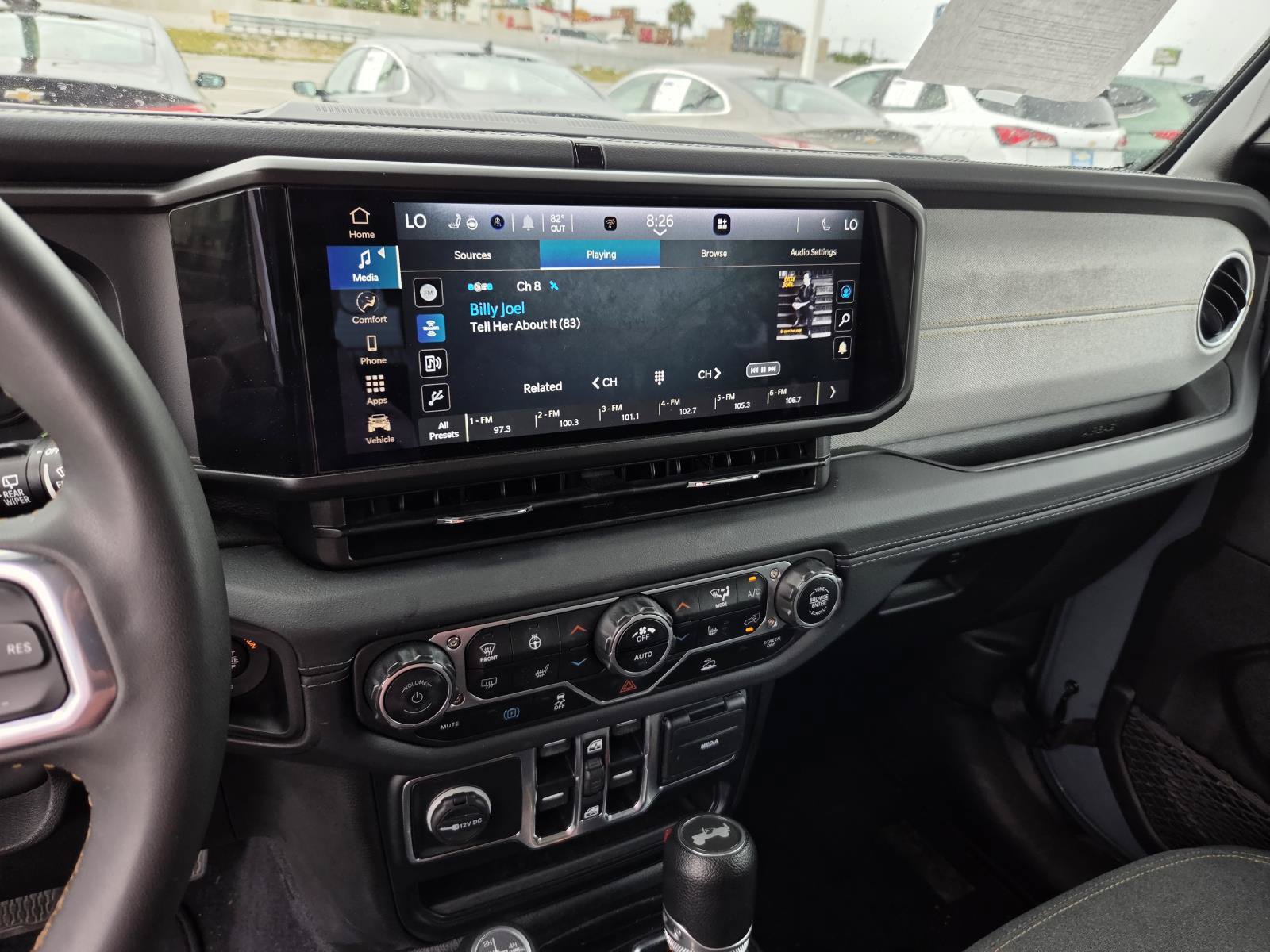 Used 2024 Jeep Wrangler Unlimited Sahara AWD/4WD image 20