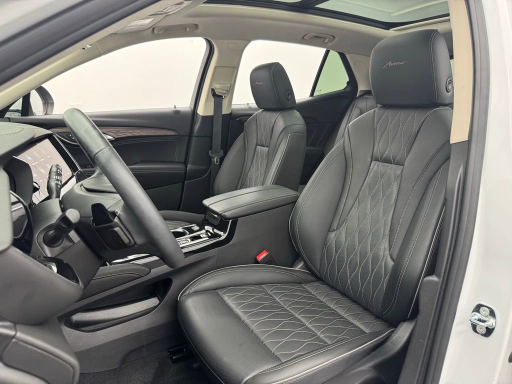 Used 2023 Buick Envision Avenir image 22