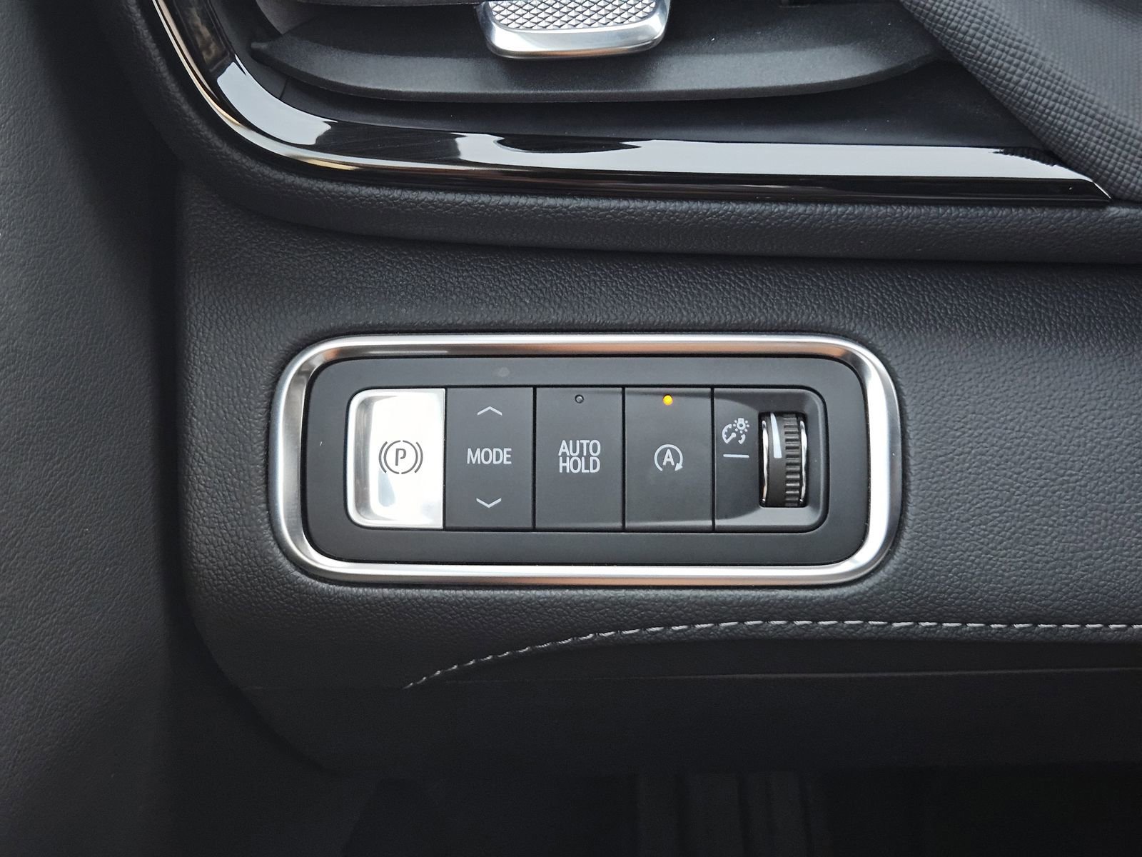 Used 2025 Buick Enclave Preferred FWD image 25