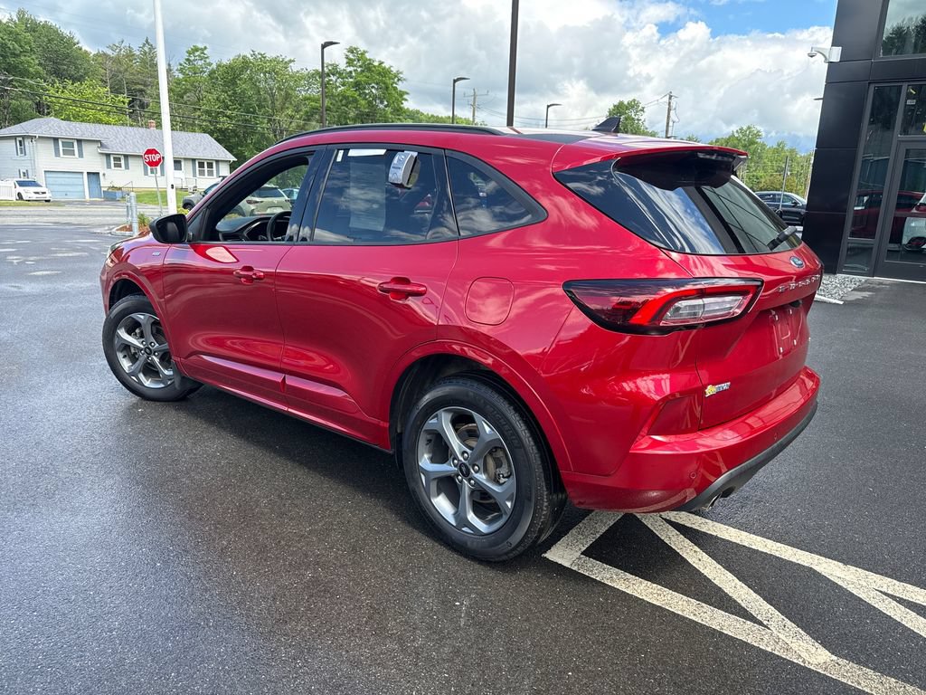 Used 2024 Ford Escape ST-Line w/ Tech Pack #1 AWD/4WD image 3