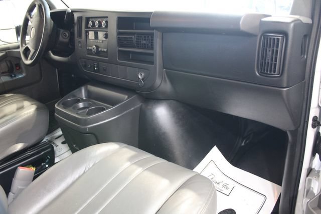 Used 2014 GMC Savana 3500 RWD image 23