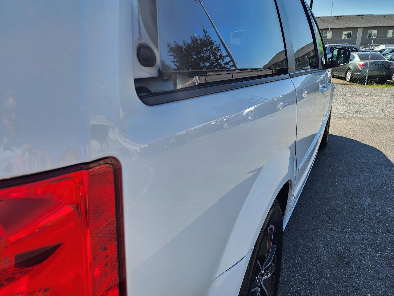 Used 2017 Dodge Grand Caravan GT FWD image 45