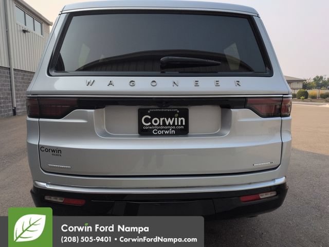 Used 2022 Jeep Wagoneer Series II AWD/4WD image 4