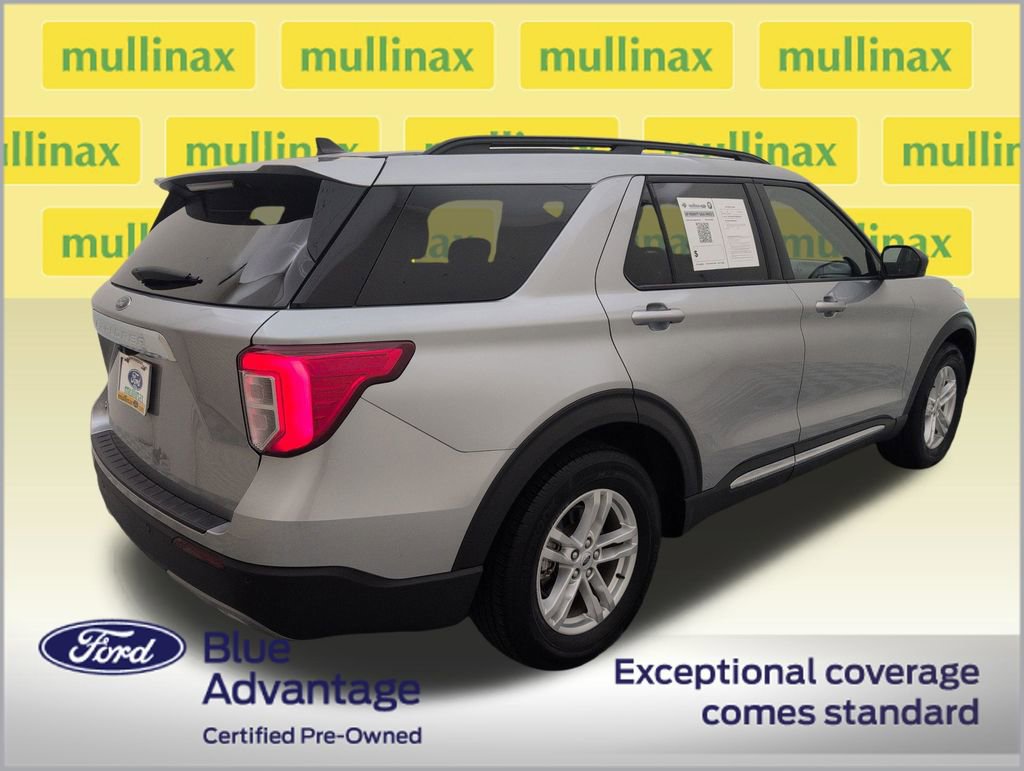 Used 2024 Ford Explorer XLT w/ Equipment Group 202A image 3