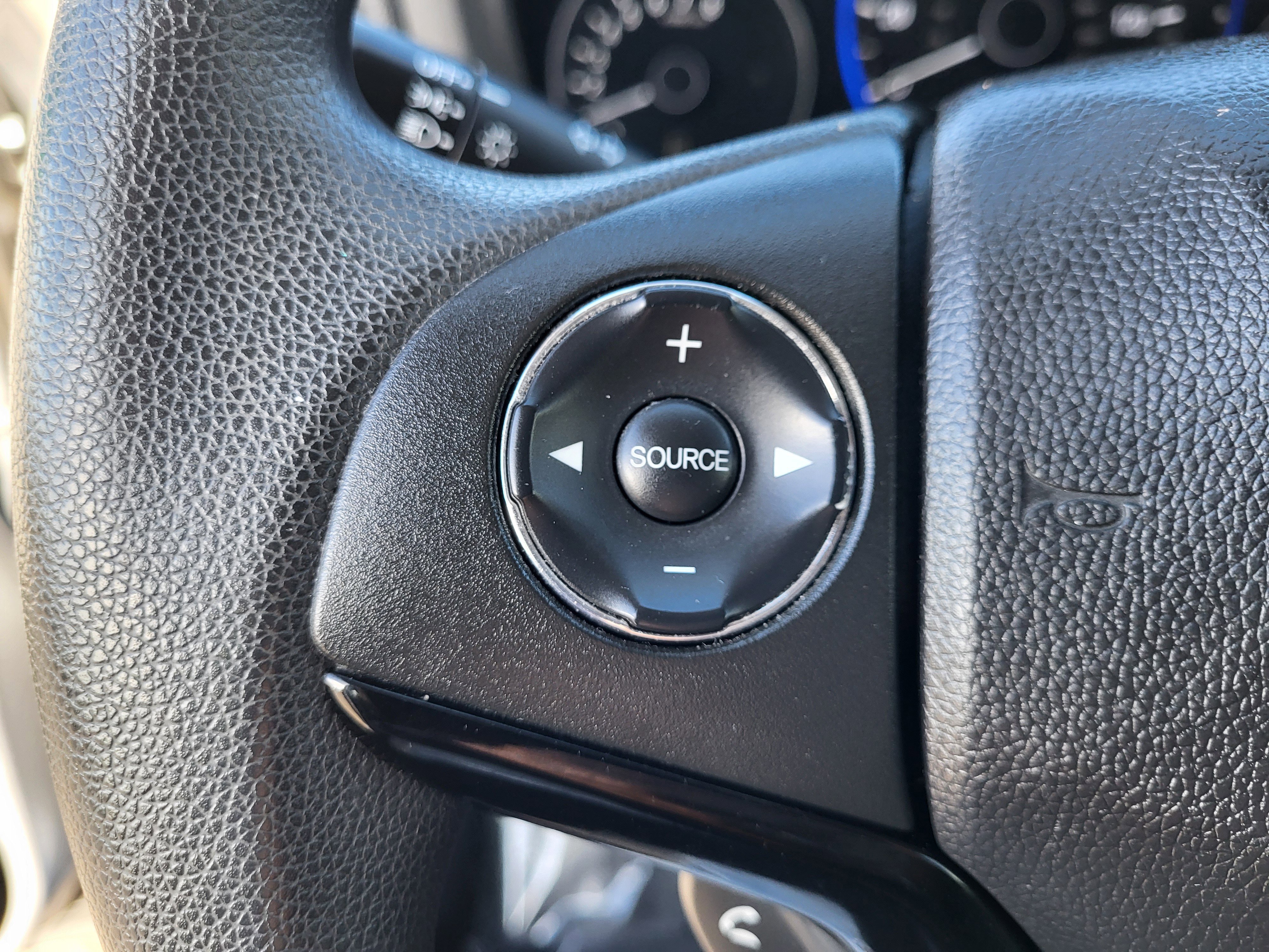 Used 2017 Honda HR-V LX image 38