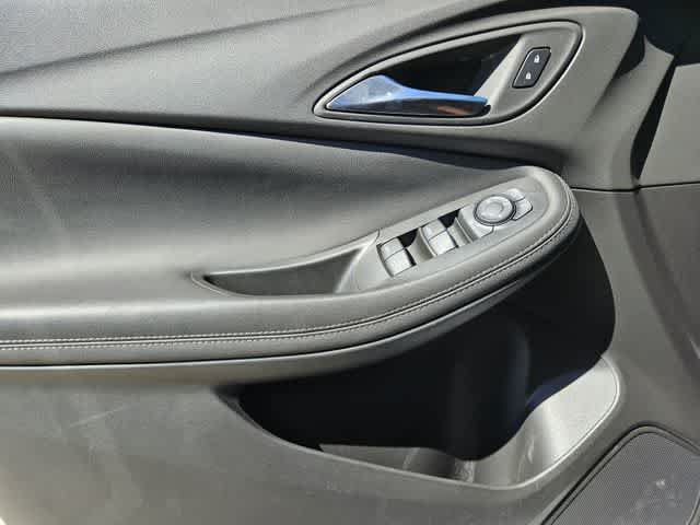 Used 2023 Buick Encore GX Select w/ Safety Package II FWD image 23