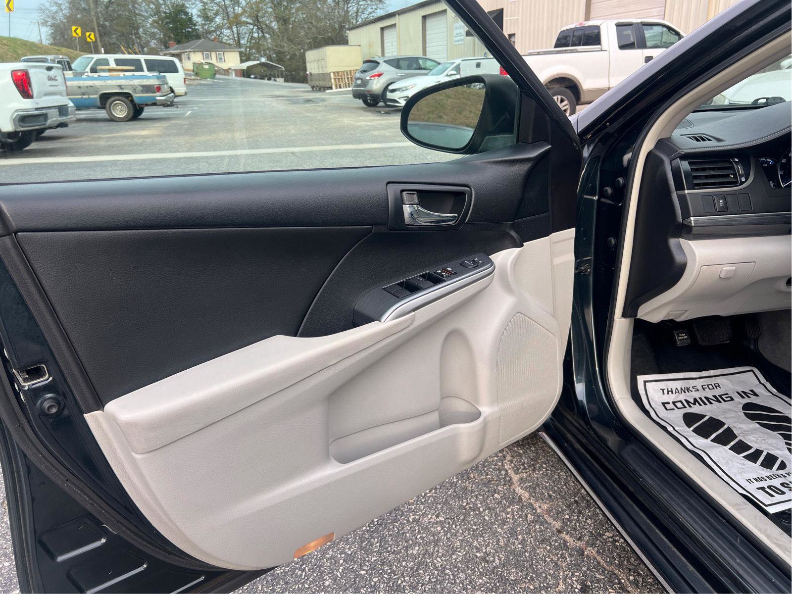 Used 2013 Toyota Camry LE image 13