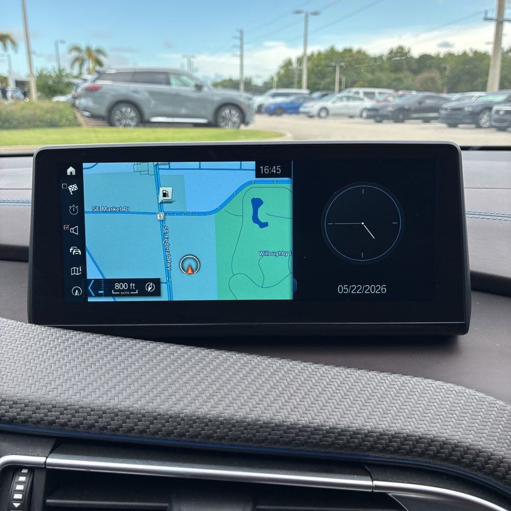 Used 2019 BMW i8 Coupe AWD/4WD image 16