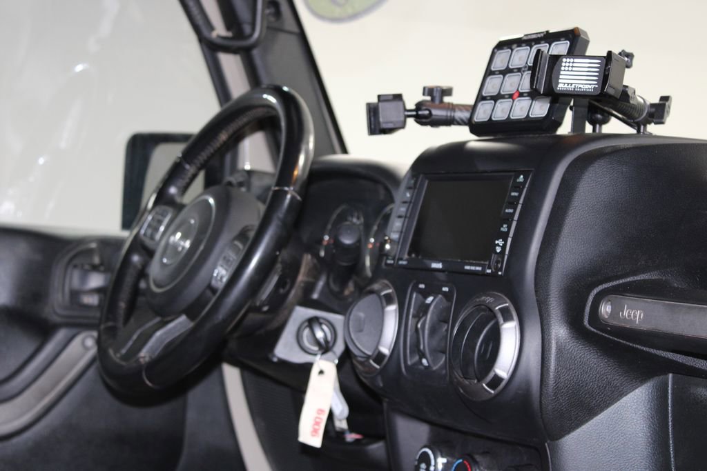 Used 2018 Jeep Wrangler Unlimited Sport S AWD/4WD image 26