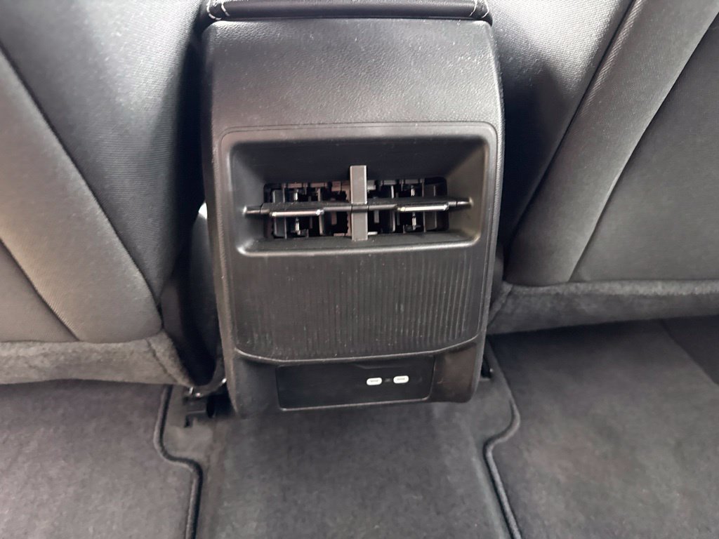 Used 2026 Jeep Cherokee Laredo AWD/4WD image 17