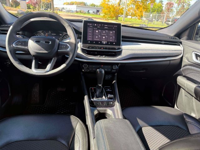 Certified 2023 Jeep Compass Latitude w/ Convenience Group AWD/4WD image 15