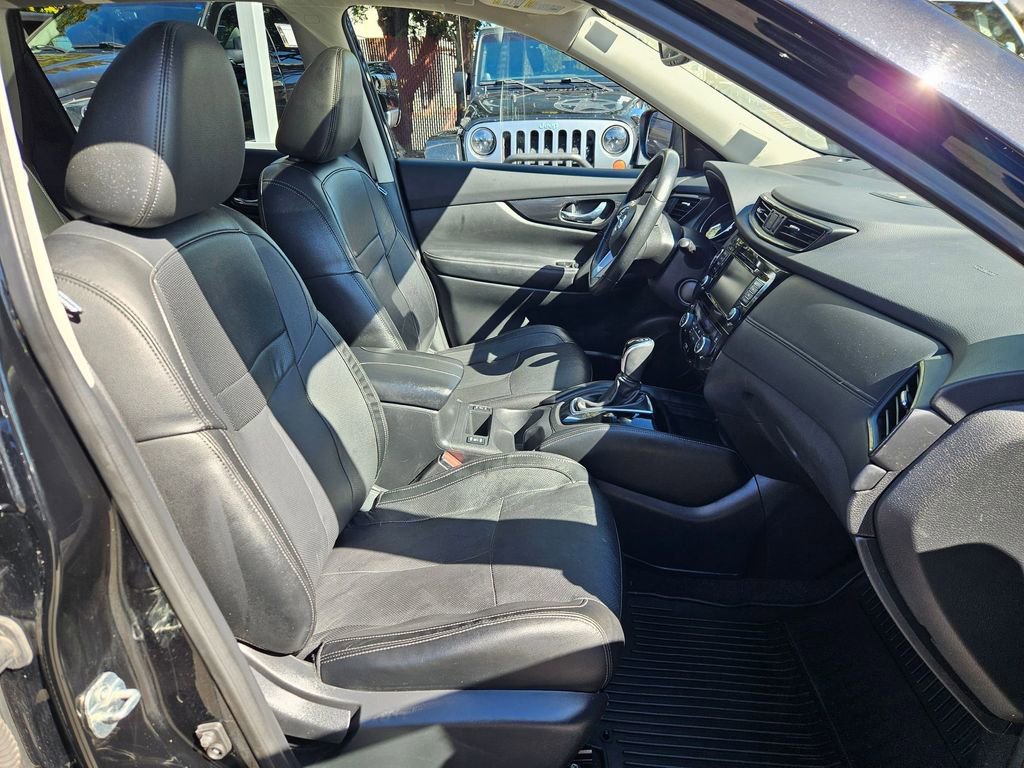 Used 2018 Nissan Rogue SL w/ Premium Package AWD/4WD image 16
