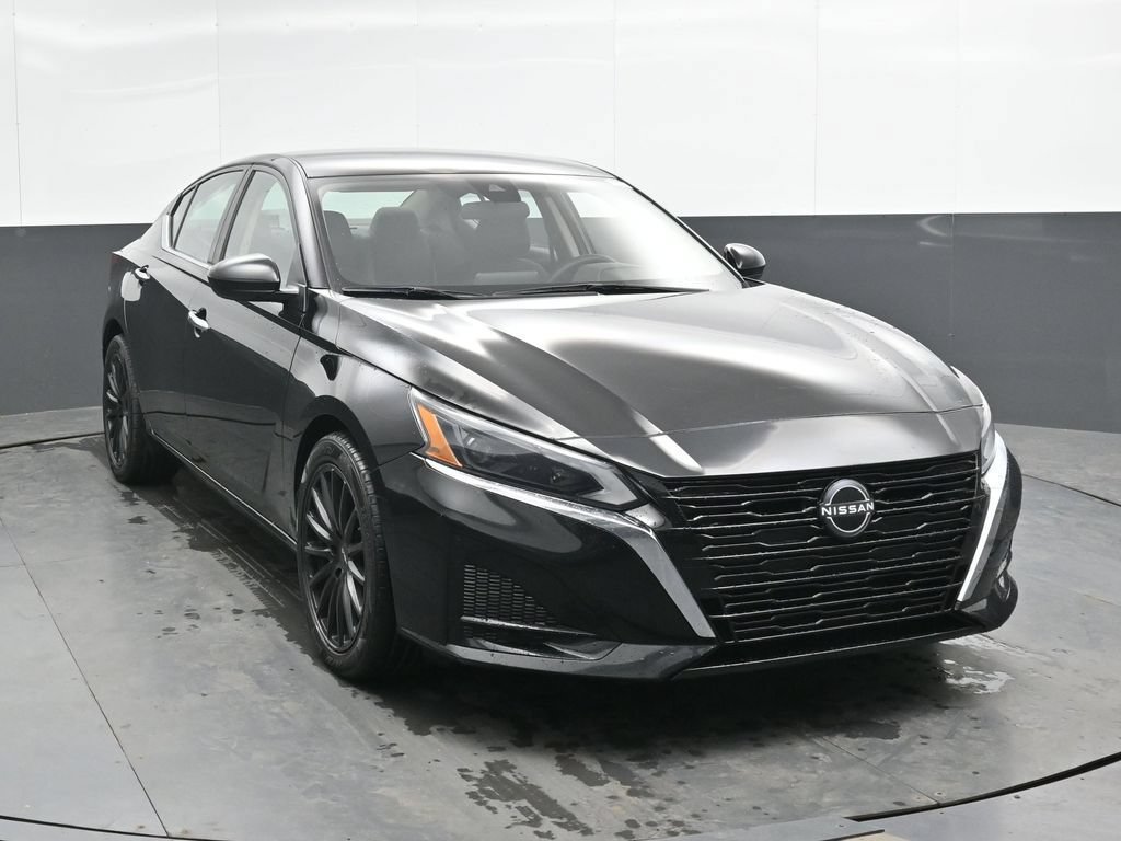Used 2023 Nissan Altima 2.5 SV FWD image 6