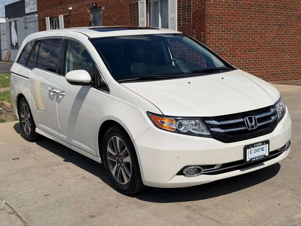 Used 2017 Honda Odyssey Touring image 3