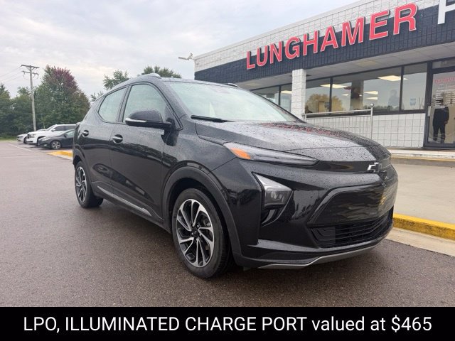 Used 2023 Chevrolet Bolt EUV Premier w/ Sun & Sound Package FWD image 4