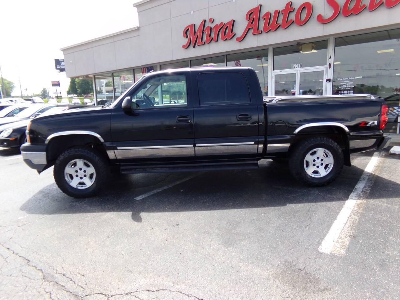 Used 2005 Chevrolet Silverado 1500 4x4 Crew Cab w/ Safe And Sound Package image 2
