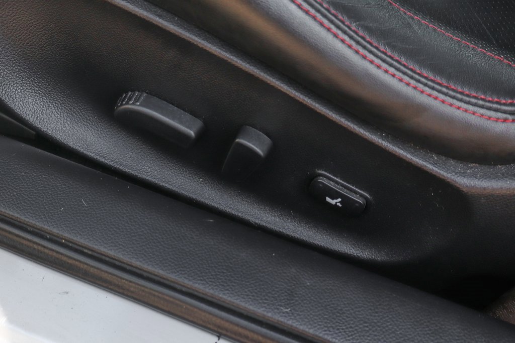 Used 2015 INFINITI Q60 Sport Limited image 19