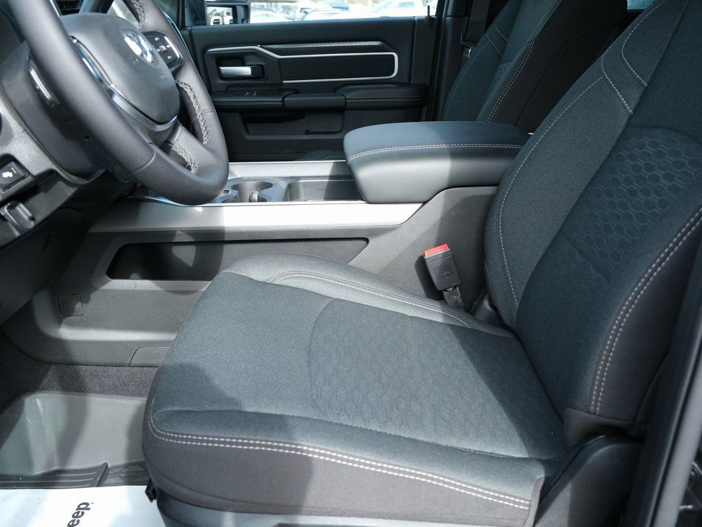 New 2026 RAM 2500 Big Horn AWD/4WD image 5