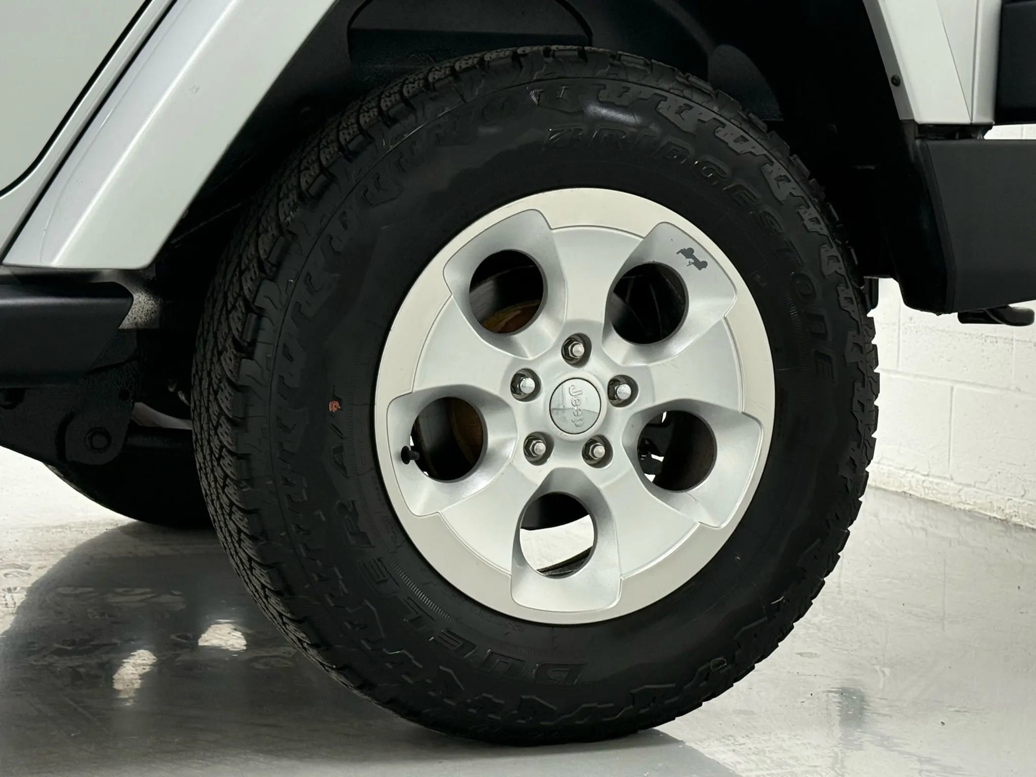 Used 2011 Jeep Wrangler Unlimited Sahara image 33