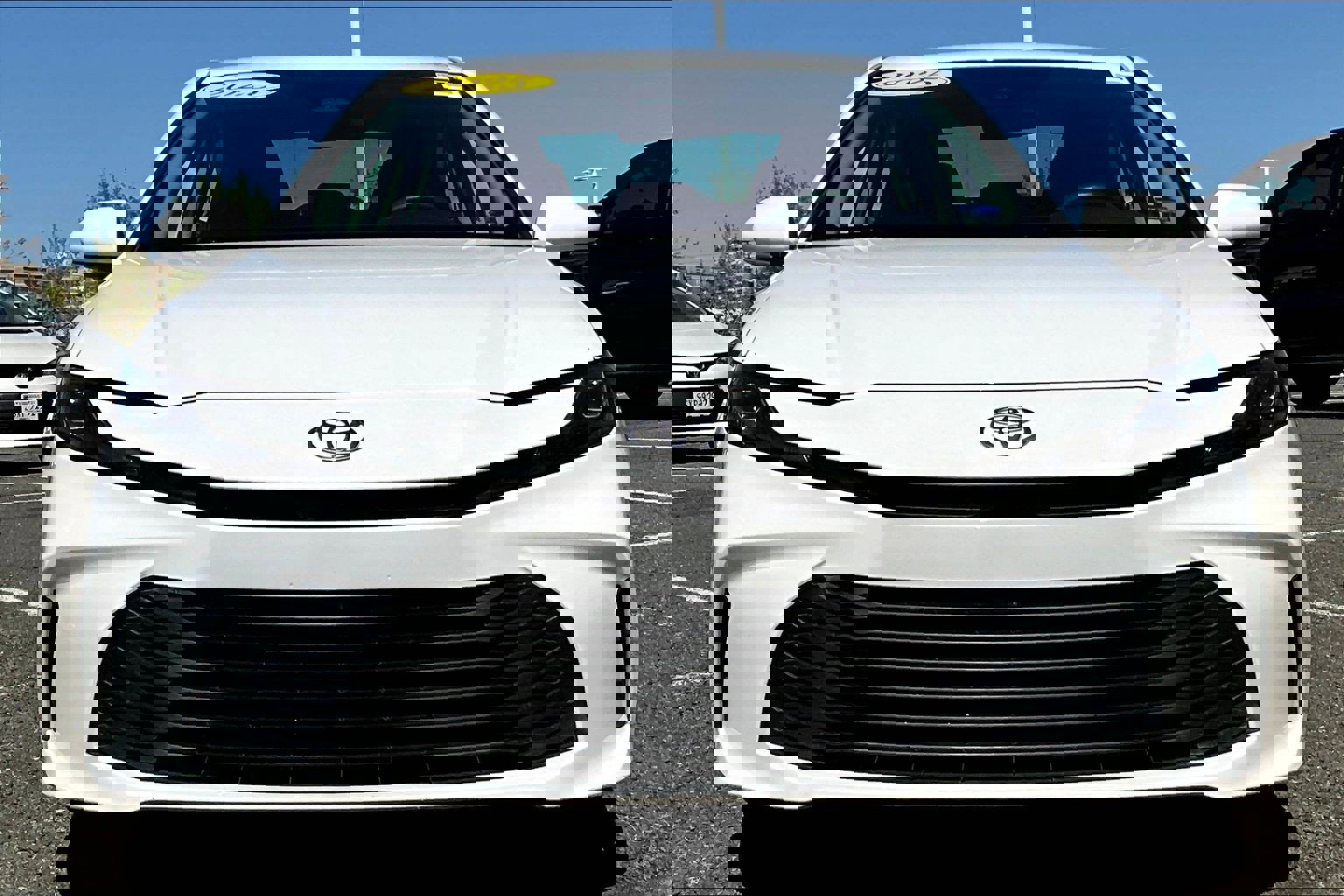 Used 2025 Toyota Camry LE FWD image 3