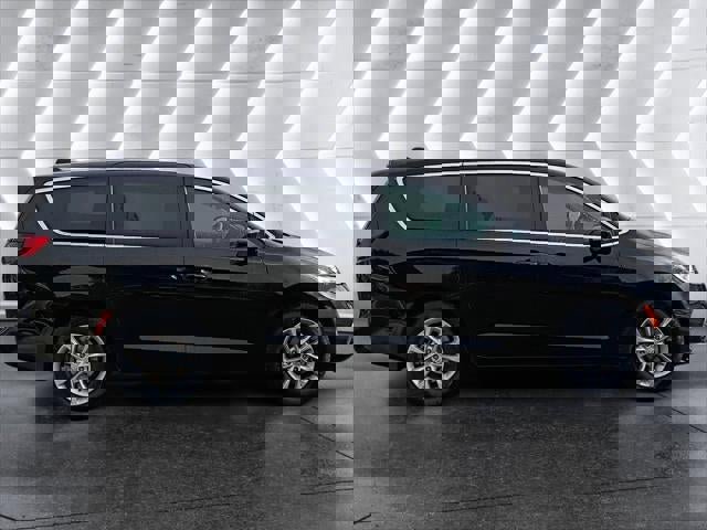 New 2026 Chrysler Pacifica Select image 23