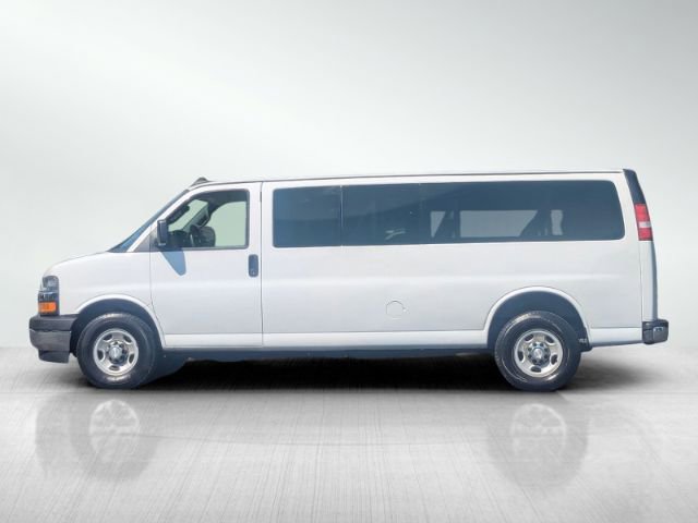 Used 2017 Chevrolet Express 3500 LT w/ LT Preferred Equipment Group RWD image 7