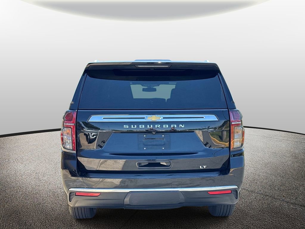 Used 2022 Chevrolet Suburban LT AWD/4WD image 3