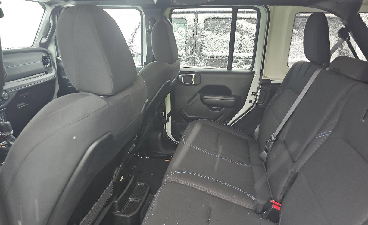 Used 2025 Jeep Wrangler Unlimited Rubicon 4xe w/ Safety Group image 10