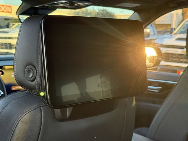 New 2026 Chevrolet Suburban High Country image 21