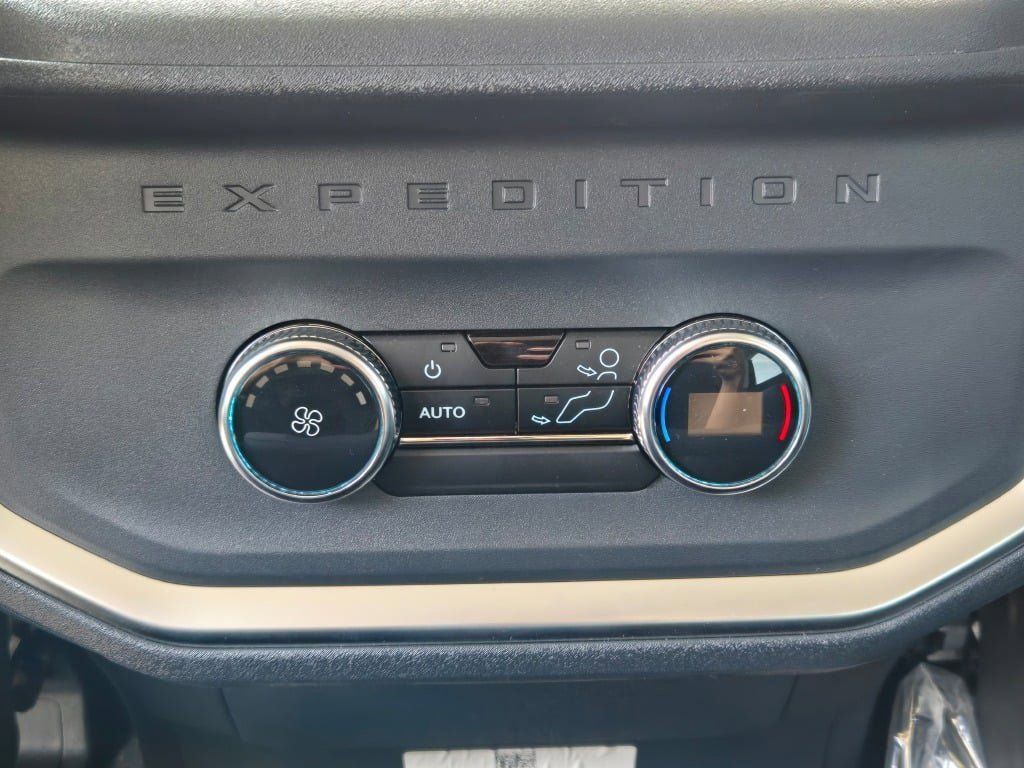 New 2025 Ford Expedition Max Active AWD/4WD image 21