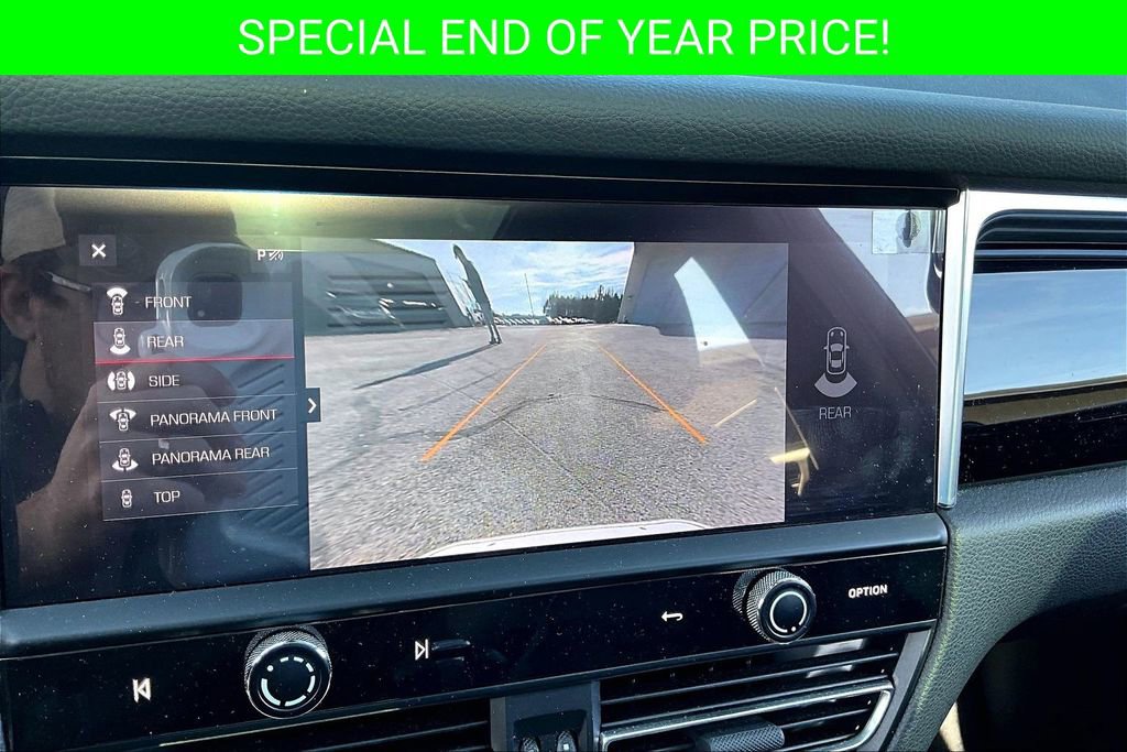 Used 2023 Porsche Macan Turbo image 14