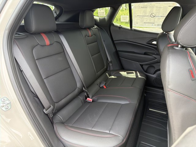 New 2026 Chevrolet Trax RS w/ Sunroof Package FWD image 28