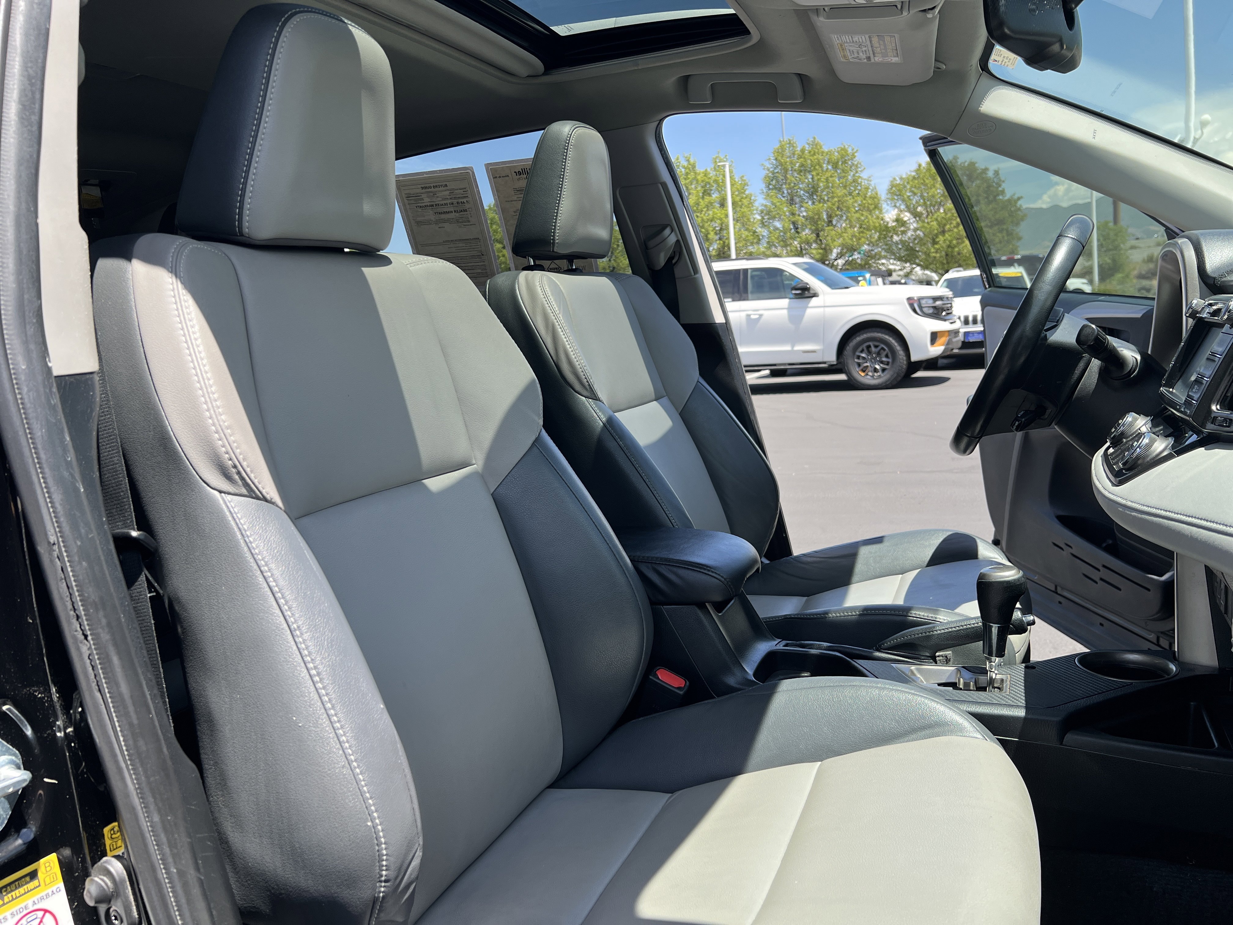 Used 2015 Toyota RAV4 Limited AWD/4WD image 26