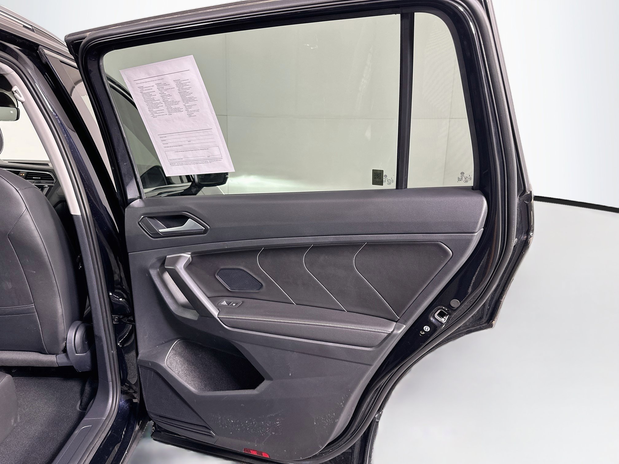 Used 2023 Volkswagen Tiguan SE FWD image 31