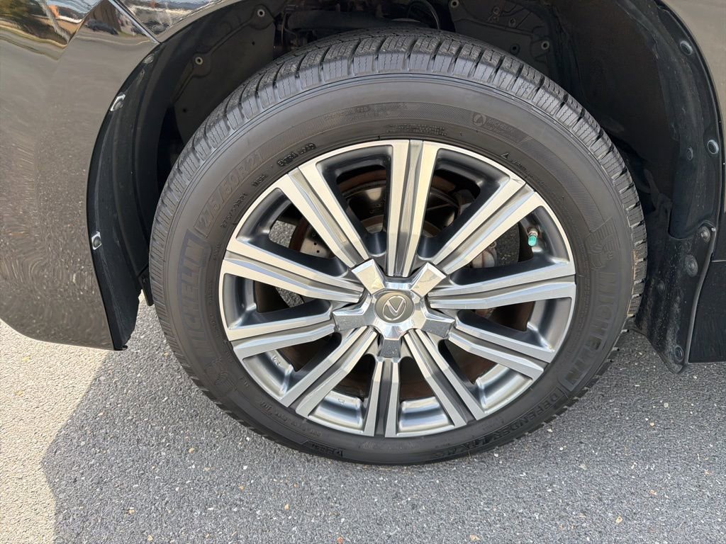 Used 2016 Lexus LX 570 4WD w/ Luxury Package image 14