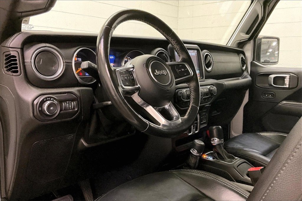 Used 2018 Jeep Wrangler Unlimited Sahara image 12