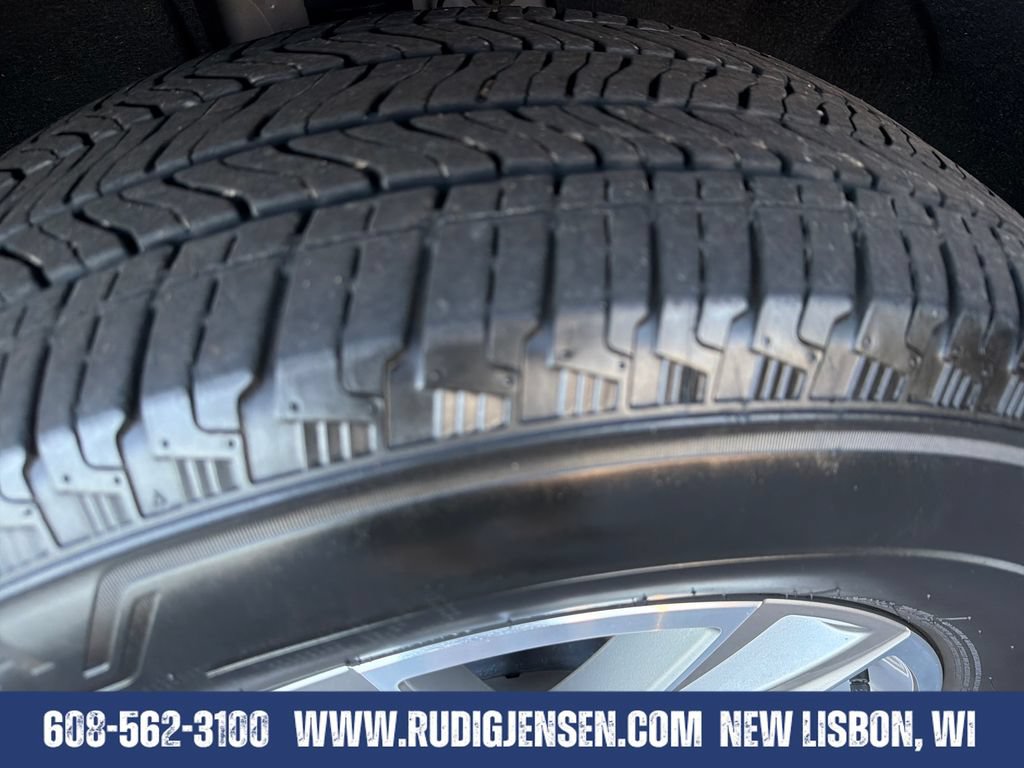 Used 2023 Chevrolet Traverse LT AWD/4WD image 26