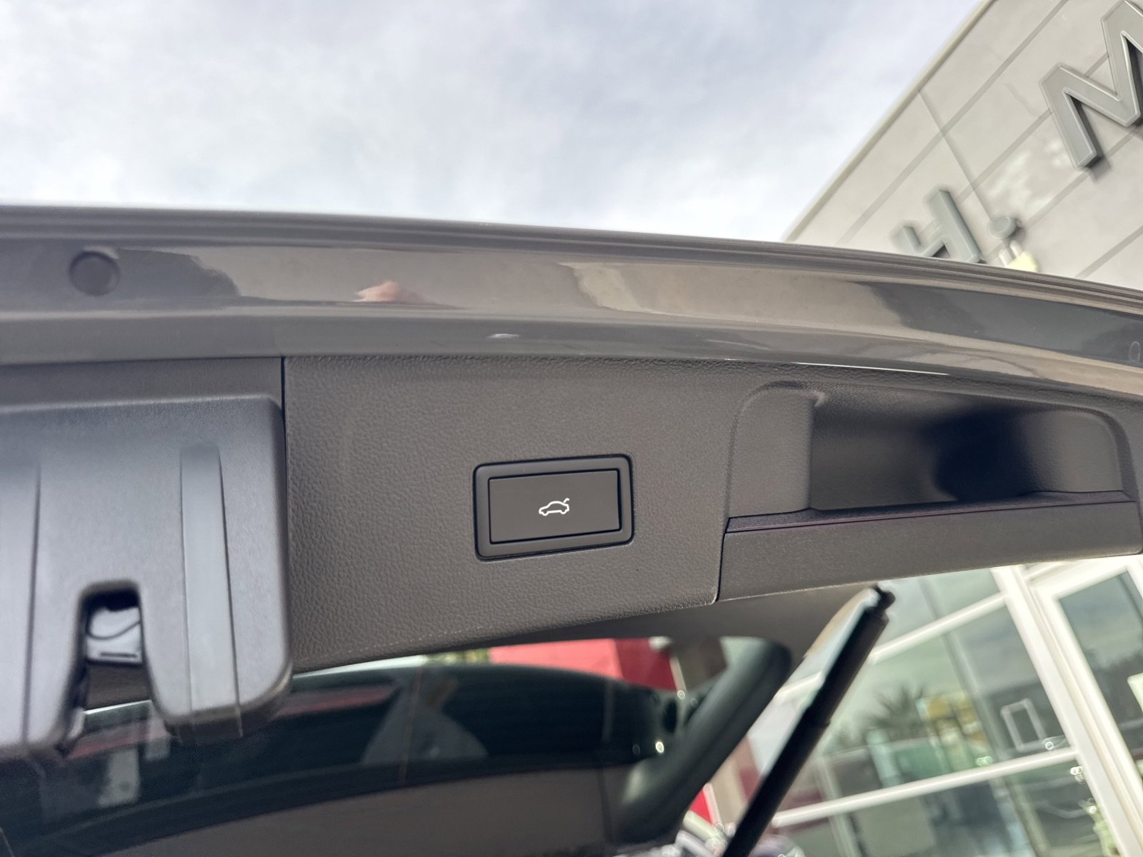 New 2026 Volkswagen Atlas SEL Premium R-Line image 9