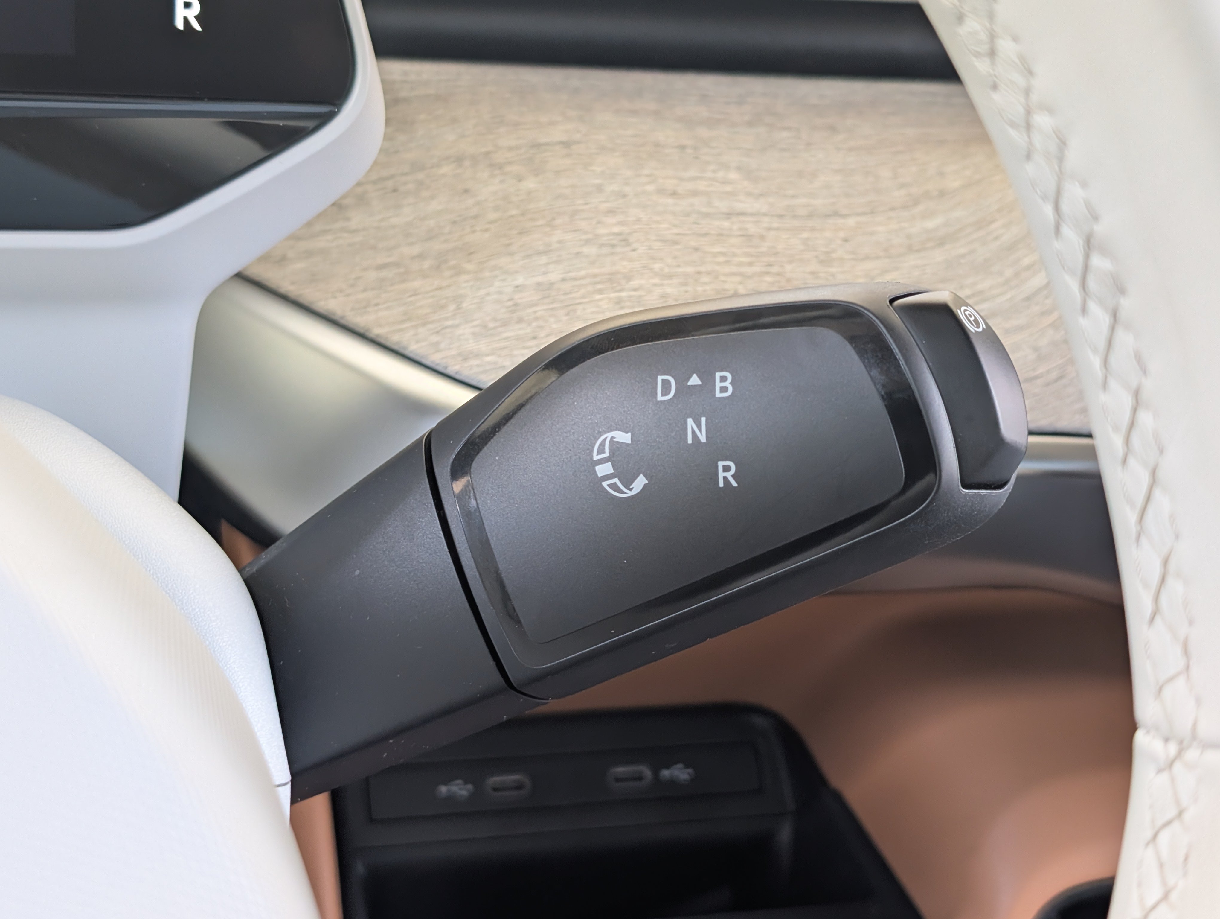 Used 2025 Volkswagen ID. Buzz Pro S Plus RWD image 35