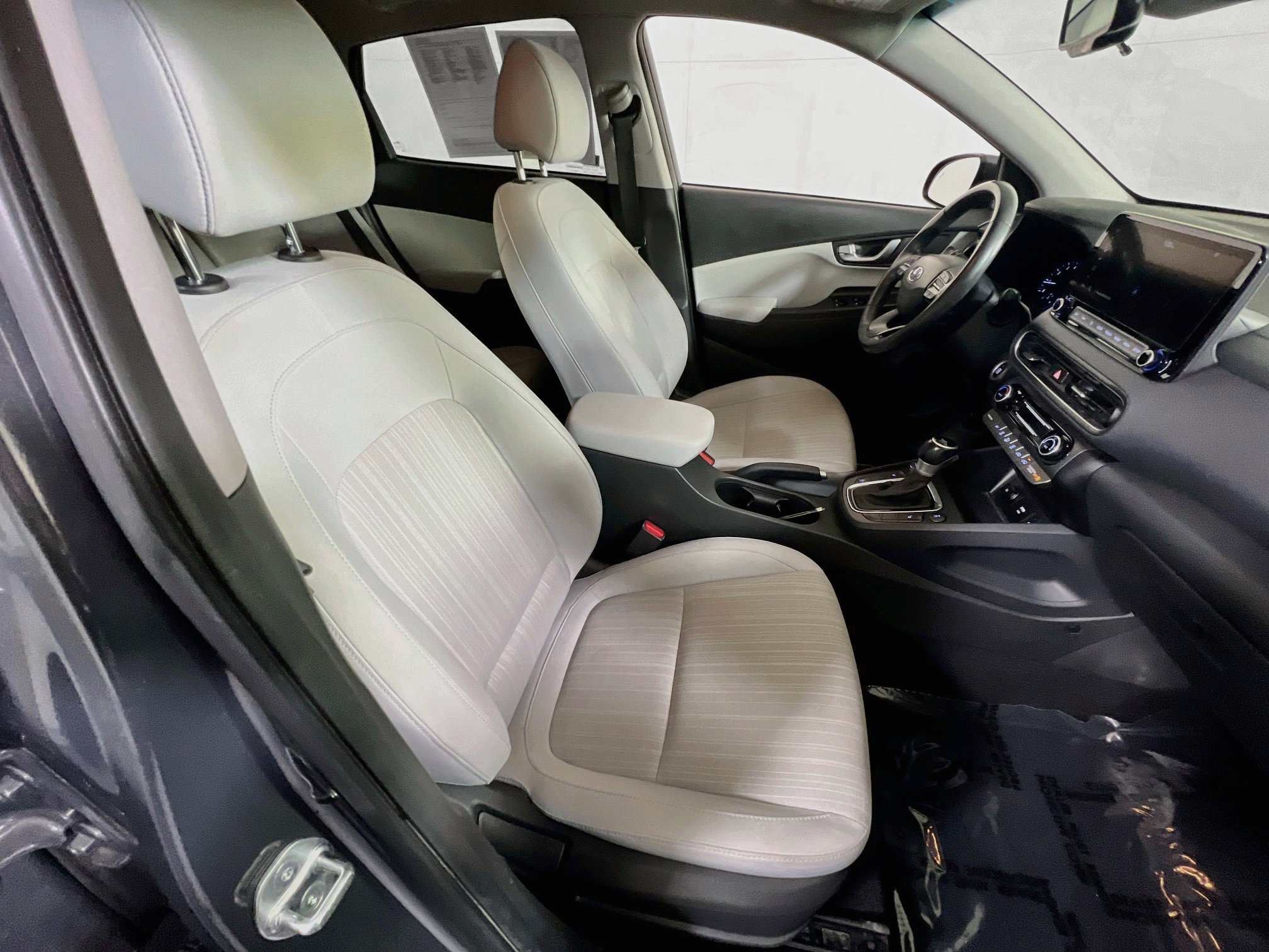 Used 2023 Hyundai Kona SEL w/ Convenience Package AWD/4WD image 28