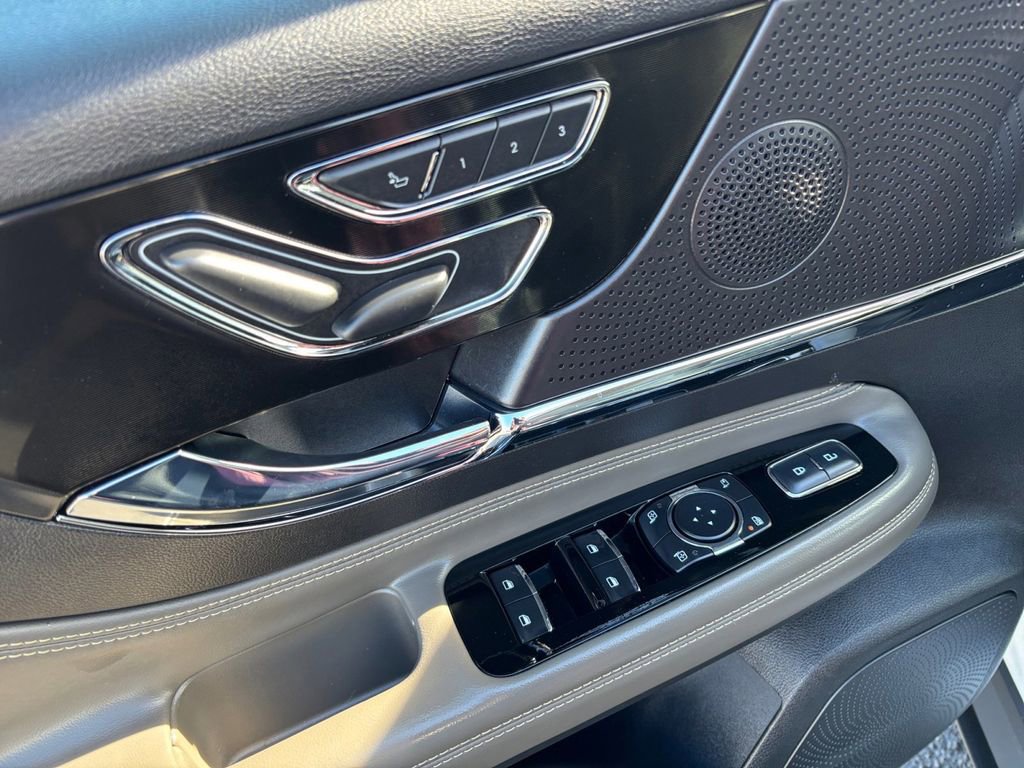 Certified 2024 Lincoln Corsair Reserve w/ Equipment Group 201A image 16