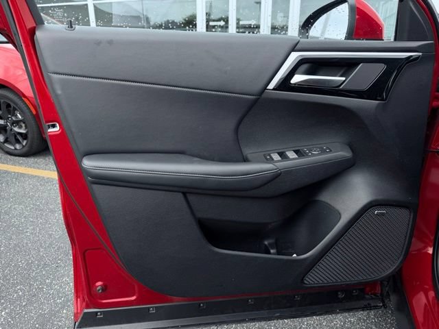 Used 2025 Mitsubishi Outlander SE AWD/4WD image 13