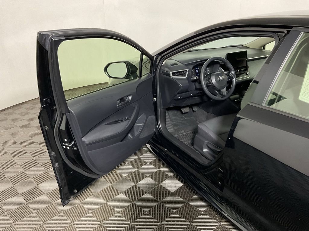 Used 2023 Toyota Corolla LE w/ Carpet Mat Package (TMS) image 17