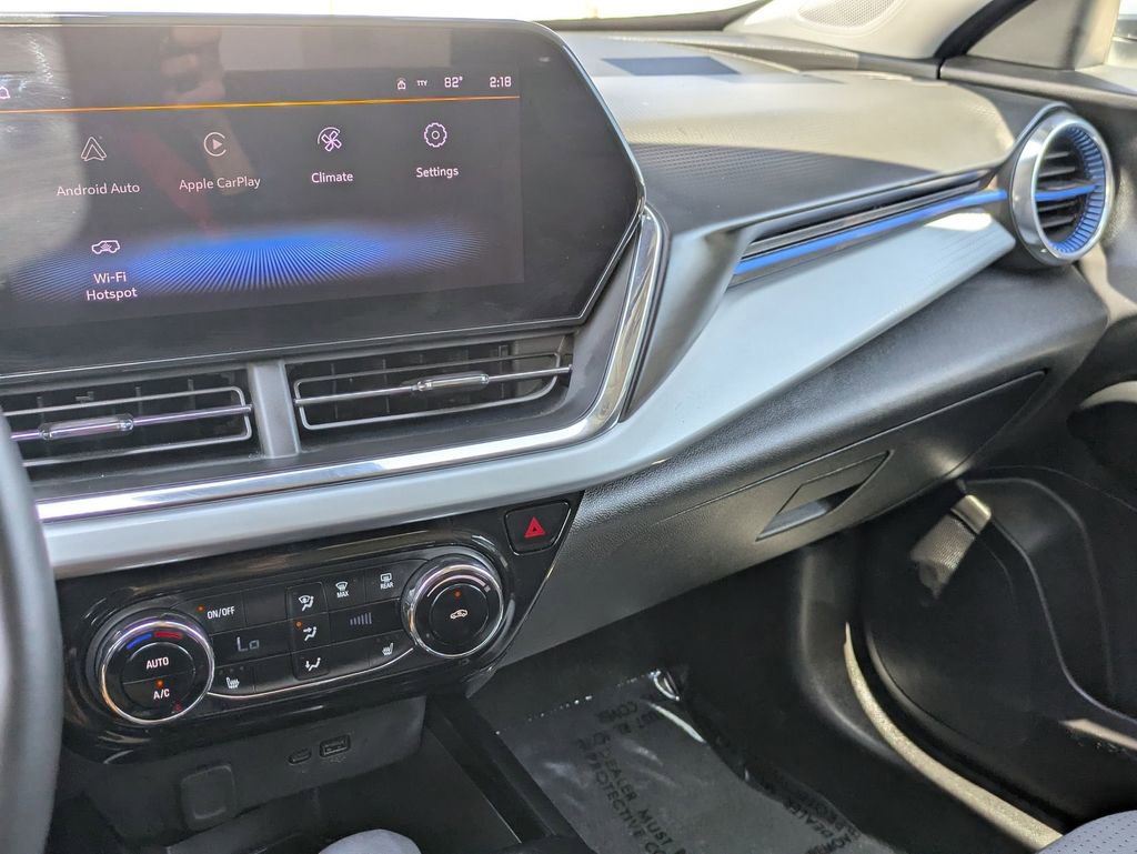 Used 2025 Chevrolet Trax LT w/ LT Convenience Package FWD image 15