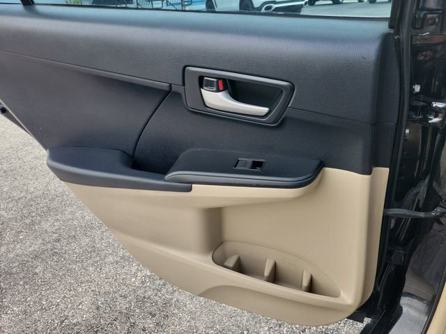 Used 2014 Toyota Camry L FWD image 11