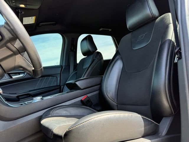 Used 2023 Ford Edge ST AWD/4WD image 14