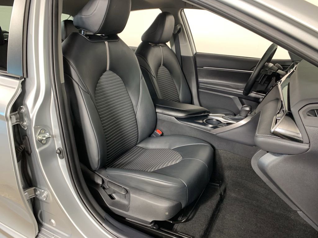 Used 2020 Toyota Camry SE image 35