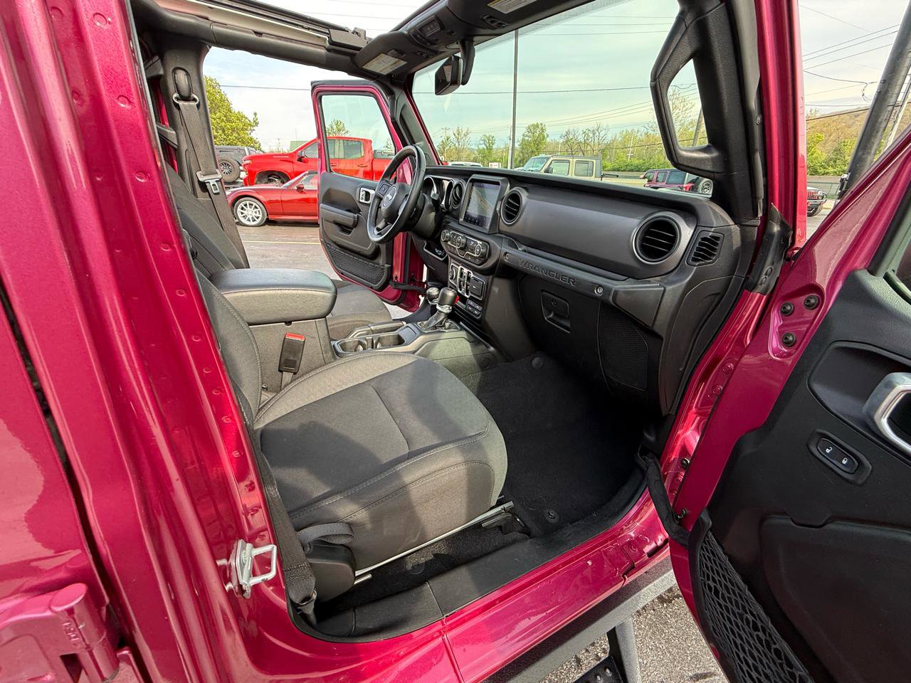 Used 2022 Jeep Wrangler Unlimited Sport w/ Sun And Sound Package AWD/4WD image 43