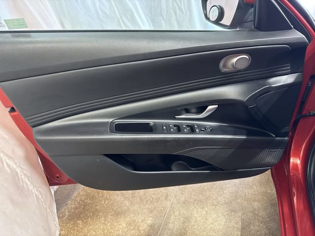 Used 2021 Hyundai Elantra Limited FWD image 22